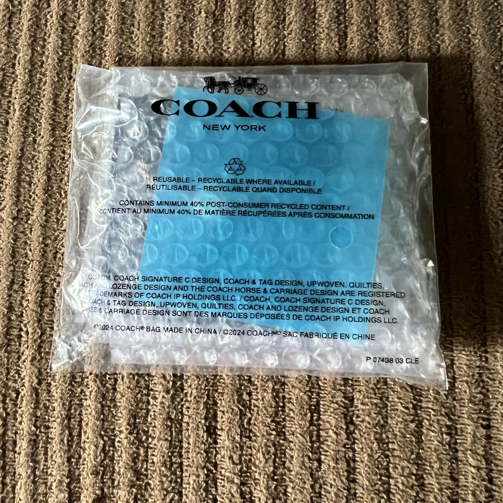 Coach Open Circle Slider Bracelet nwt in packaging - Picture 2 of 3